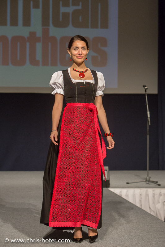 AMREF Black & White Charity-Gala im Gwandhaus Salzburg, 2014-05-16; Foto: Chris Hofer; Bild zeigt: Bond-Girl Caterina Murino