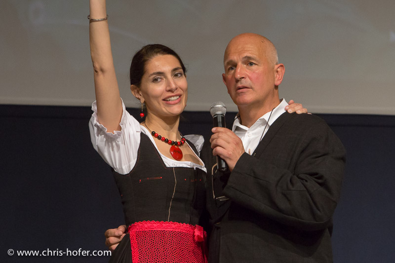 AMREF Black & White Charity-Gala im Gwandhaus Salzburg, 2014-05-16; Foto: Chris Hofer; Bild zeigt: Bond-Girl Caterina Murino, Fritz Egger