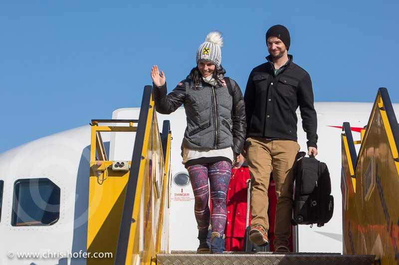 Anna Fenninger wird am Salzburg Airport empfangen, 2015-02-14, Foto: Chris Hofer