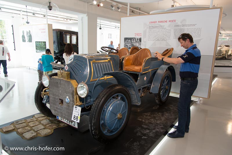 Eröffnung Fahrtraum Mattsee, 2013-06-15; Foto: Chris Hofer; Bild zeigt: Lohner Porsche Mixte, Bj. 1901