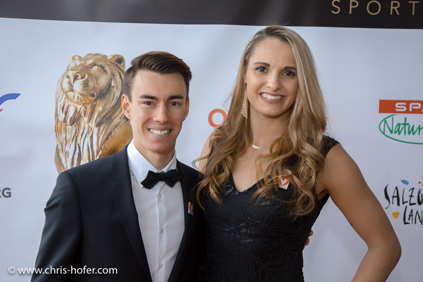 Leonidas Sportgala der Salzburger Nachrichten, Amadeus Terminal 2, 06.04.2017 Foto: Chris Hofer, Bild zeigt: Stefan Kraft (beliebtester Sportler), Alisa Buchinger (beliebteste Sportlerin)