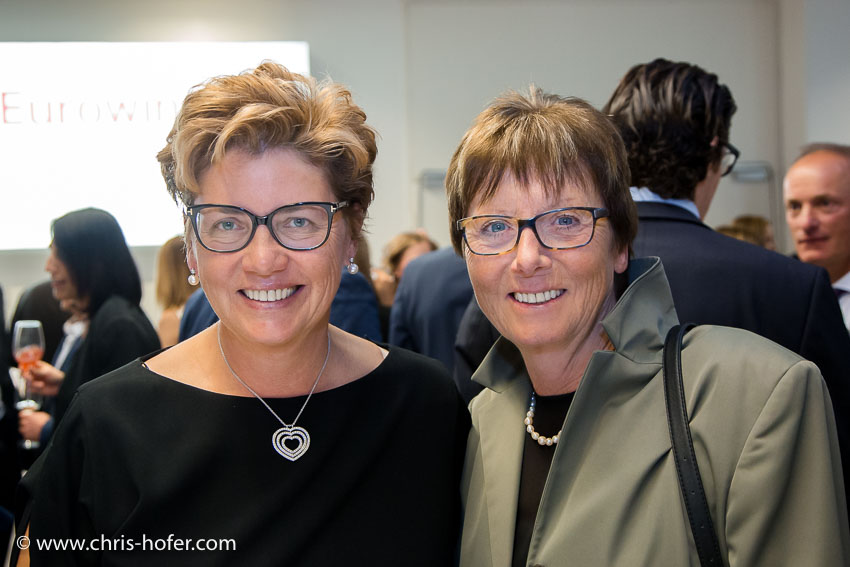 Leonidas Sportgala der Salzburger Nachrichten, Amadeus Terminal 2, 06.04.2017 Foto: Chris Hofer, Bild zeigt: Judith Wiesner-Floimair, Annemarie Moser-Pröll