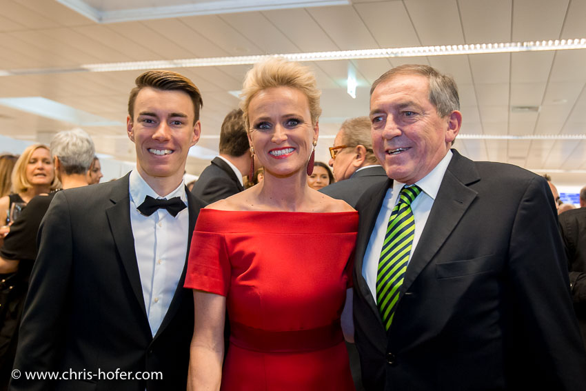 Leonidas Sportgala der Salzburger Nachrichten, Amadeus Terminal 2, 06.04.2017 Foto: Chris Hofer, Bild zeigt: Stefan Kraft, Alexandra Meissnitzer, Bundespräsident Alexander Van der Bellen