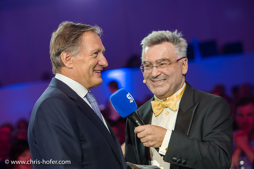 Leonidas Sportgala der Salzburger Nachrichten, Amadeus Terminal 2, 06.04.2017 Foto: Chris Hofer, Bild zeigt: Skilegende Franz Klammer im Interview mit Richard Oberndorfer